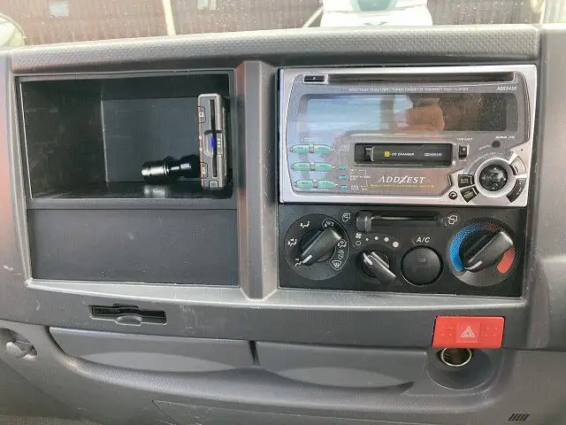 いすゞ エルフ 小型 平ボディ TPG-NJR85A H28の中古トラック画像10