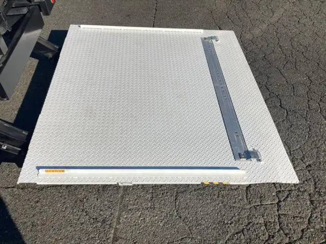 いすゞ エルフ 小型 冷凍冷蔵 保冷 パワーゲートの中古トラック画像10