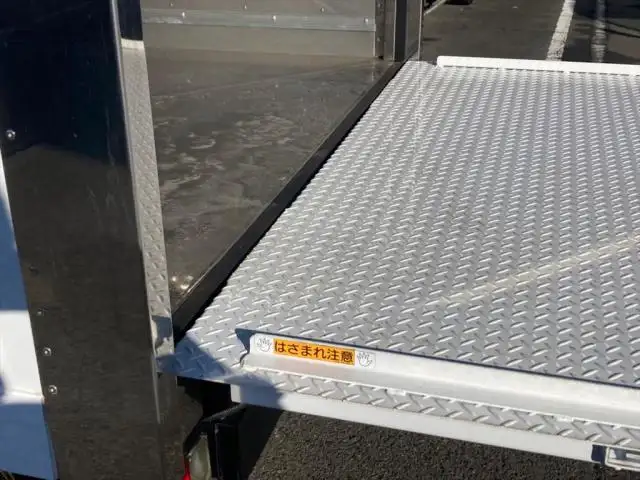いすゞ エルフ 小型 冷凍冷蔵 保冷 パワーゲートの中古トラック画像11