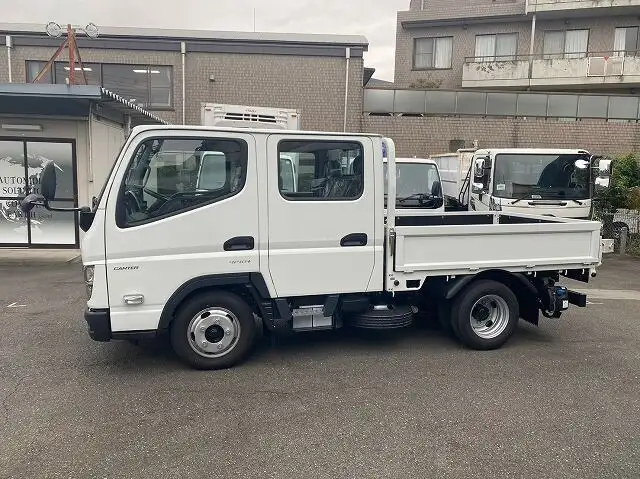 三菱 キャンター 小型 平ボディ Wキャブ 2RG-FBA20の中古トラック画像3