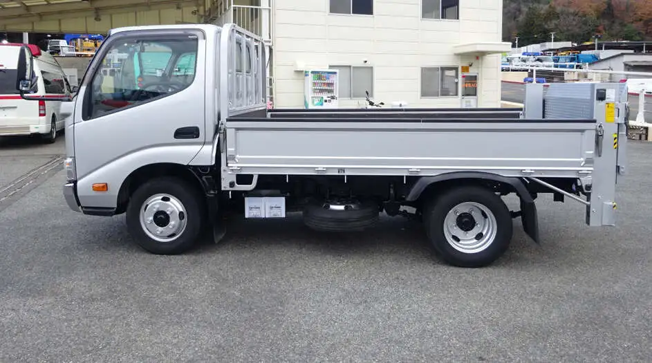 トヨタ ダイナ 小型 平ボディ パワーゲート 床鉄板の中古トラック画像4