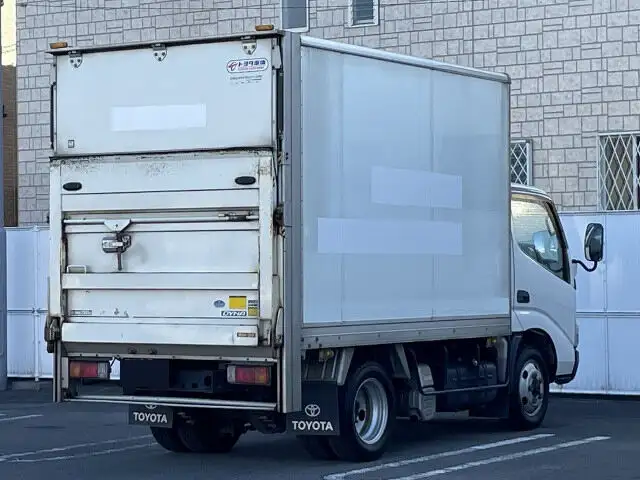 トヨタ ダイナ 小型 アルミバン パワーゲート BDG-XZU368の中古トラック画像3