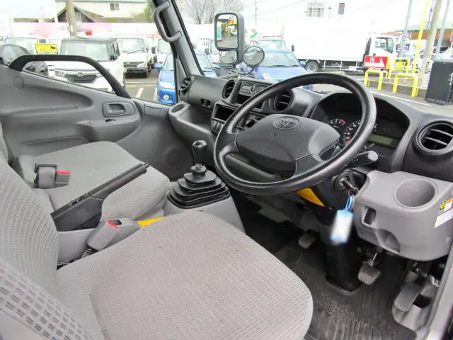 トヨタ ダイナ 小型 平ボディ 床鉄板 ABF-TRY220の中古トラック画像8