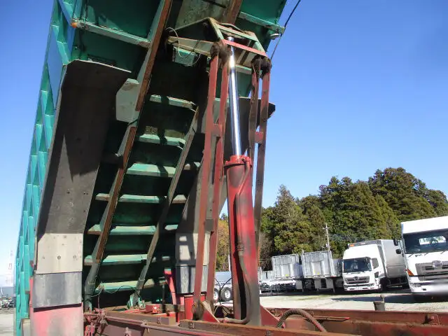 いすゞ ギガ 大型 ダンプ 土砂禁 ベッドの中古トラック画像13