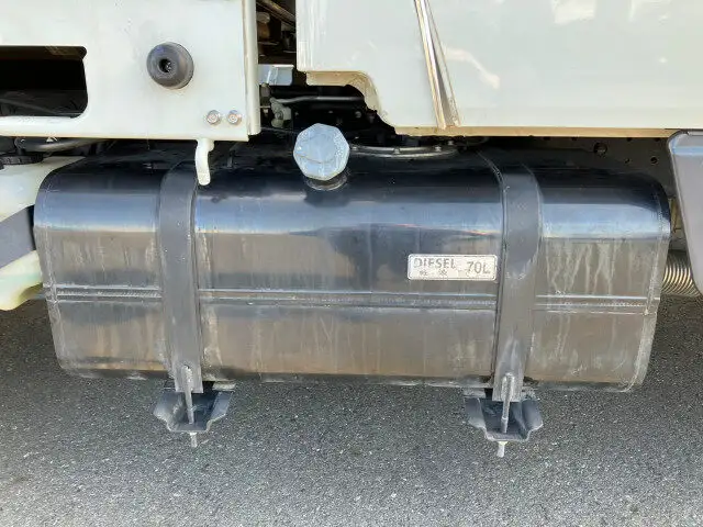 三菱 キャンター 小型 平ボディ Wキャブ 床鉄板の中古トラック画像15