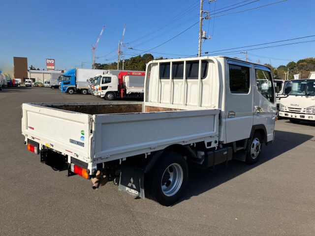三菱 キャンター 小型 平ボディ Wキャブ(ダブルキャブ) 床鉄板の中古トラック画像3