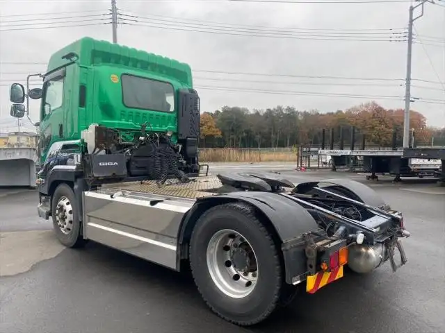 いすゞ ギガ 大型 トラクター ハイルーフ 1デフの中古トラック画像4