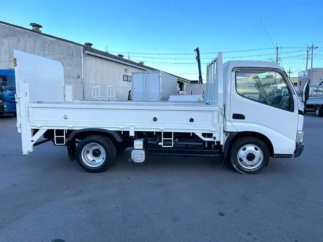 トヨタ トヨエース 小型 平ボディ パワーゲート BDG-XZU378の中古トラック画像3