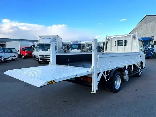 トヨタ トヨエース 小型 平ボディ パワーゲート BDG-XZU378の中古トラック画像7