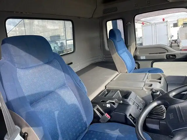 いすゞ ギガ 大型 トラクター ハイルーフ 1デフの中古トラック画像13