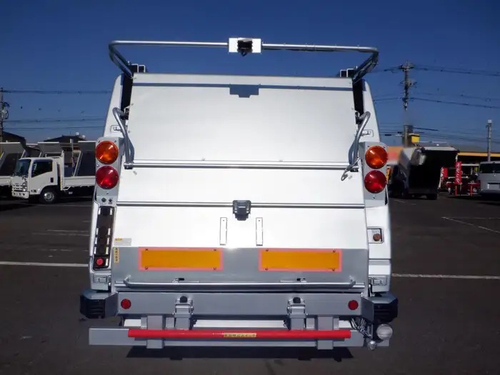 いすゞ エルフ 小型 パッカー車 巻き込み式 BKG-NMR85Nの中古トラック画像3