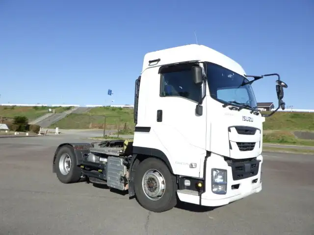 いすゞ ギガ 大型 トラクター ハイルーフ 1デフの中古トラック画像2