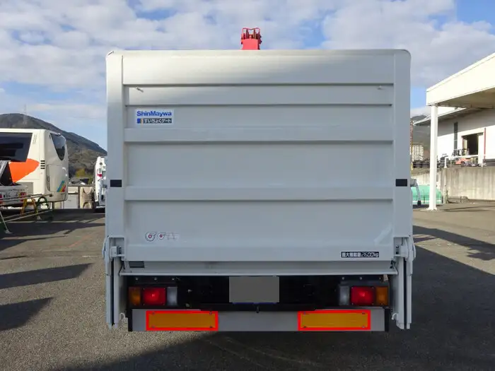 マツダ タイタン 小型 クレーン付 パワーゲート 床鉄板の中古トラック画像3