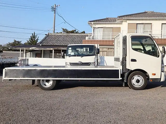 トヨタ ダイナ 小型 平ボディ 床鉄板 TKG-XZC710の中古トラック画像5