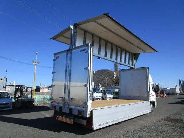 日野 レンジャー 中型/増トン ウイング エアサス ベッドの中古トラック画像3