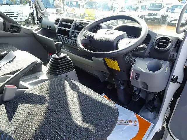 日野 デュトロ 小型 平ボディ 2RG-XZU712M R3の中古トラック画像7