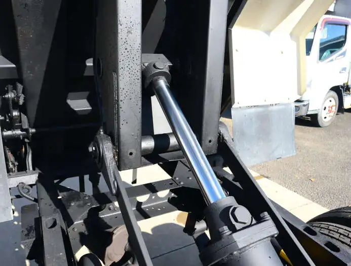 いすゞ エルフ 小型 ダンプ 土砂禁 ステンレス張りの中古トラック画像9