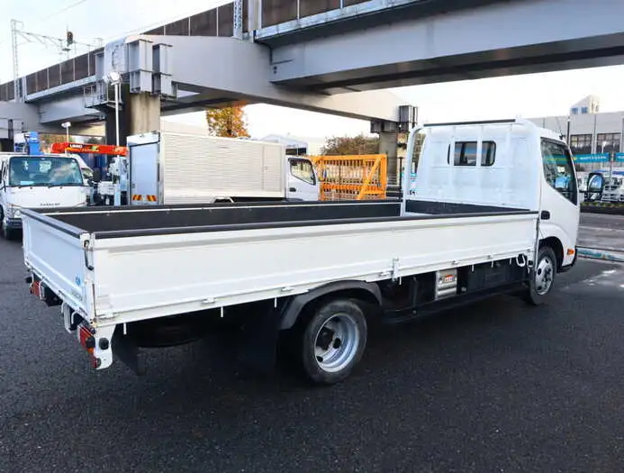 トヨタ トヨエース 小型 平ボディ 2RG-XZU655 R2の中古トラック画像3