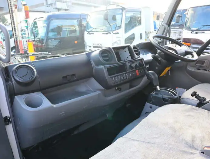 トヨタ トヨエース 小型 平ボディ 2RG-XZU655 R2の中古トラック画像11