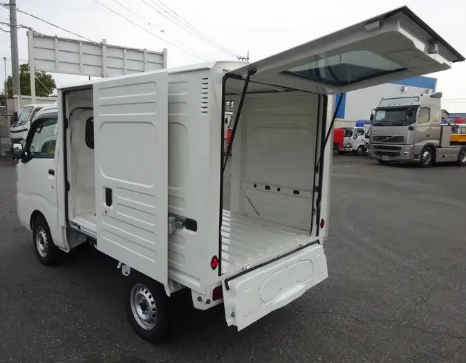 ダイハツ ハイゼット アルミバン EBD-S500P H30の中古トラック画像3