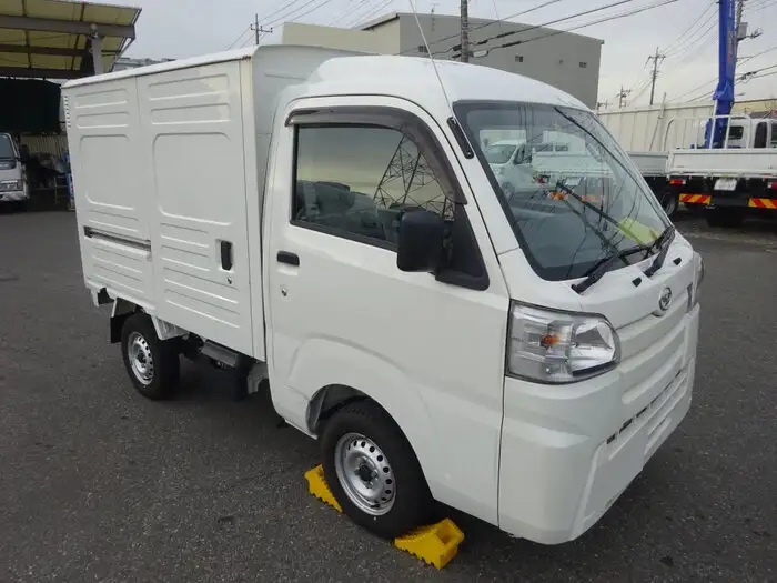 ダイハツ ハイゼット アルミバン EBD-S500P H30の中古トラック画像4