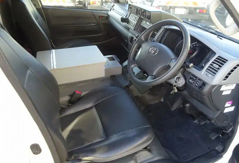 トヨタ ハイエース 小型 特殊車両 CBF-TRH221S H26の中古トラック画像15