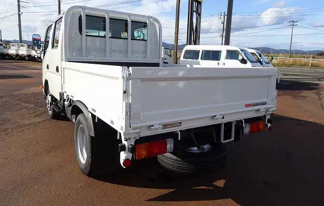 日野 デュトロ 小型 平ボディ Wキャブ 2RG-XZU605Mの中古トラック画像3