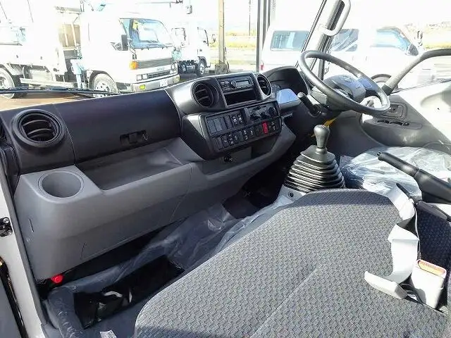 日野 デュトロ 小型 平ボディ Wキャブ 2RG-XZU605Mの中古トラック画像7