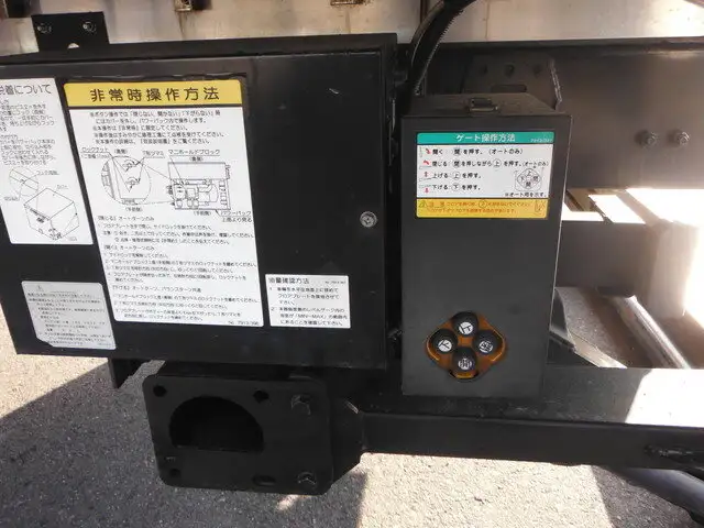 いすゞ フォワード 中型/増トン ウイング パワーゲート ベッドの中古トラック画像16