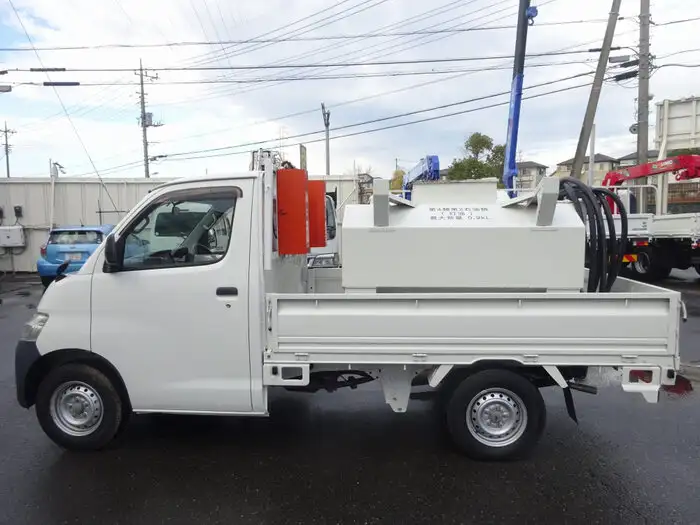 トヨタ タウンエース 小型 タンク車 ローリー DBF-S412Uの中古トラック画像2