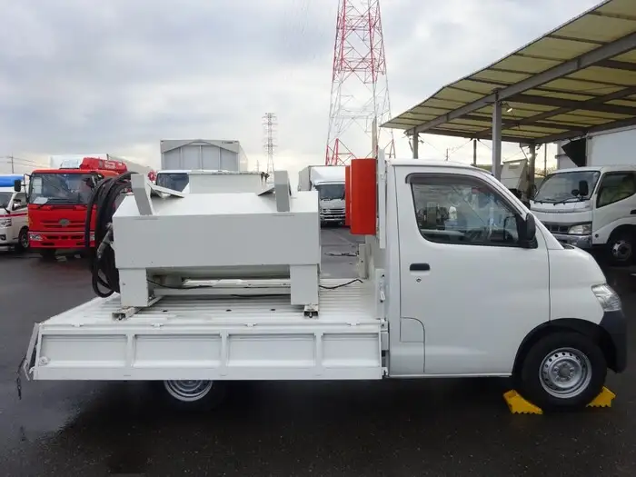 トヨタ タウンエース 小型 タンク車 ローリー DBF-S412Uの中古トラック画像3