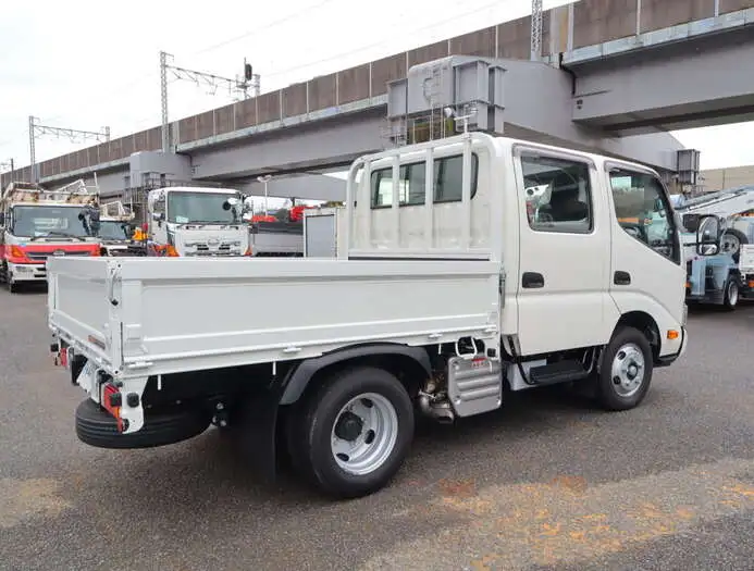 日野 デュトロ 小型 平ボディ Wキャブ 2RG-XZU605Mの中古トラック画像2