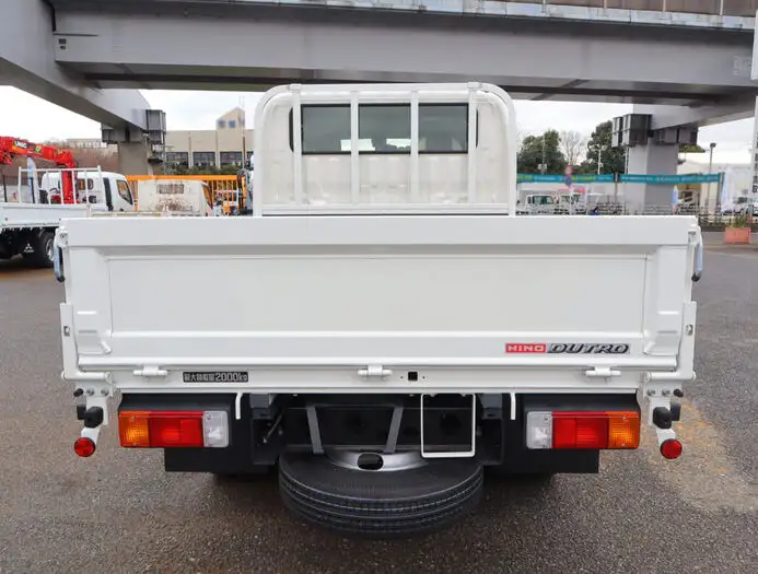 日野 デュトロ 小型 平ボディ Wキャブ 2RG-XZU605Mの中古トラック画像3