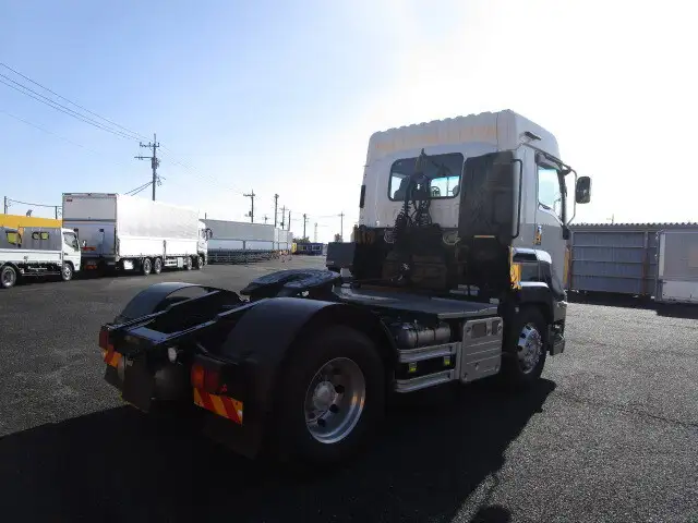 いすゞ ギガ 大型 トラクター ハイルーフ 1デフの中古トラック画像2