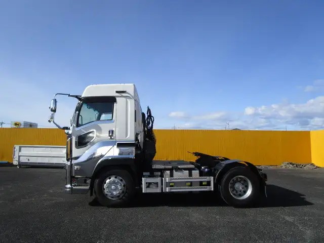 いすゞ ギガ 大型 トラクター ハイルーフ 1デフの中古トラック画像3