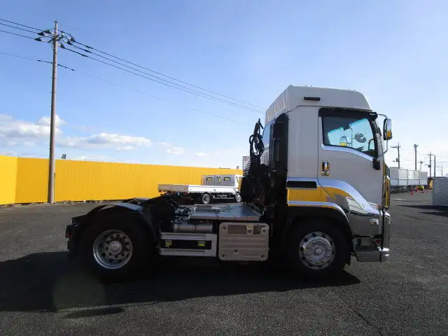 いすゞ ギガ 大型 トラクター ハイルーフ 1デフの中古トラック画像4