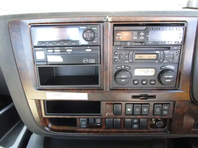 いすゞ ギガ 大型 トラクター ハイルーフ 1デフの中古トラック画像13