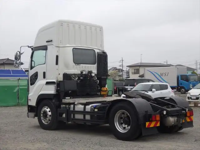 いすゞ ギガ 大型 トラクター ハイルーフ 1デフの中古トラック画像5