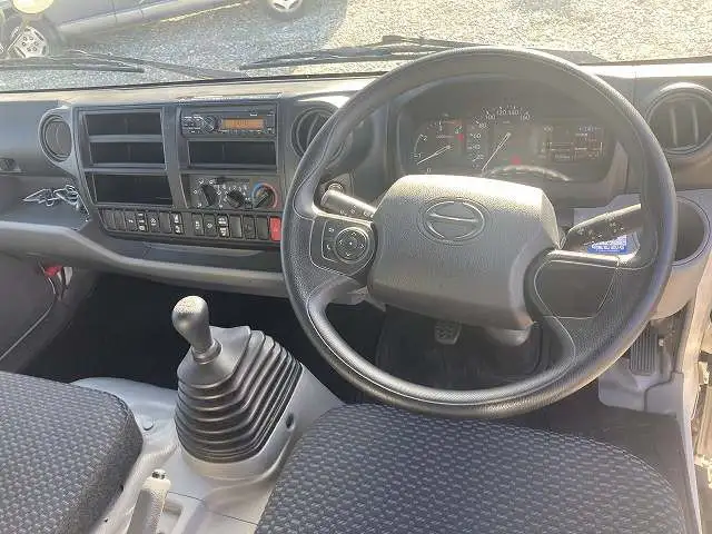 日野 デュトロ 小型 平ボディ 2RG-XZU712M R3の中古トラック画像9