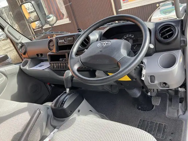 トヨタ トヨエース 小型 平ボディ TPG-XZU655 H29の中古トラック画像10