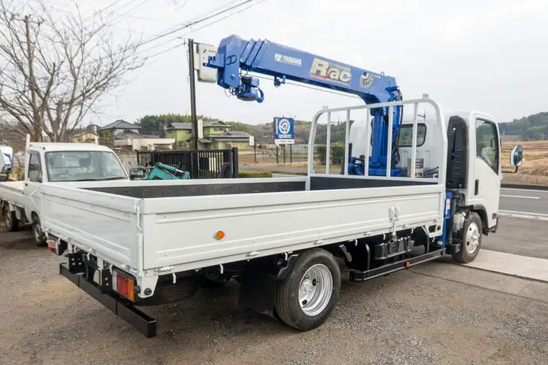 いすゞ エルフ 小型 クレーン付 4段 ラジコンの中古トラック画像2
