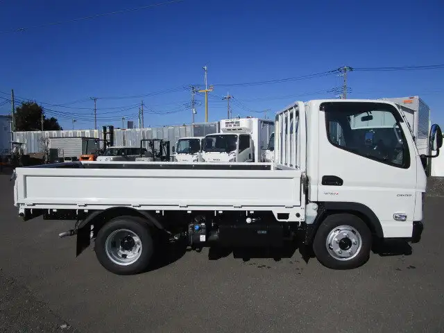三菱 キャンター 小型 平ボディ 2RG-FBA20 R4の中古トラック画像3