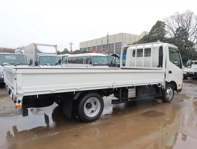 日野 デュトロ 小型 平ボディ 2RG-XZU710M R4の中古トラック画像3