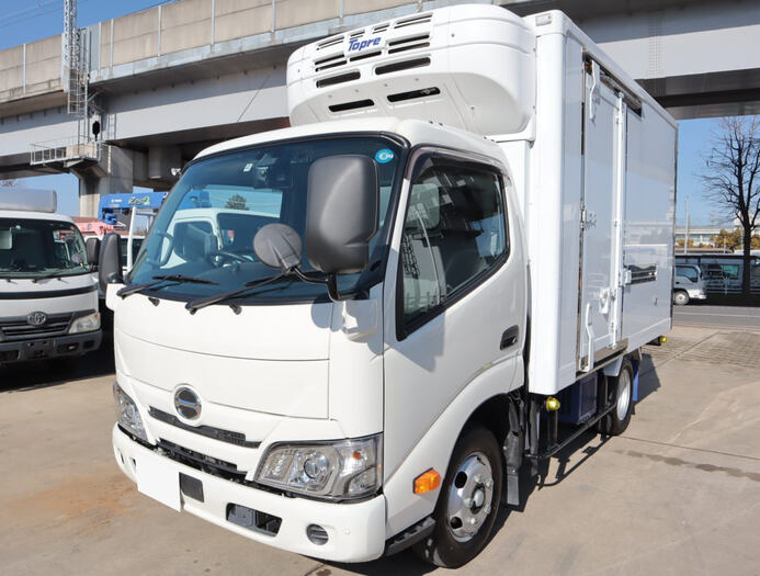 日野 デュトロ 小型 冷凍冷蔵 10尺 2RG-XZC605M
