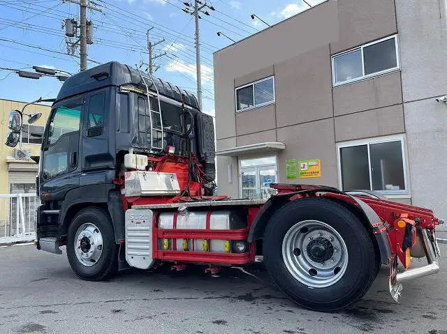 いすゞ ギガ 大型 トラクター ハイルーフ 1デフの中古トラック画像4