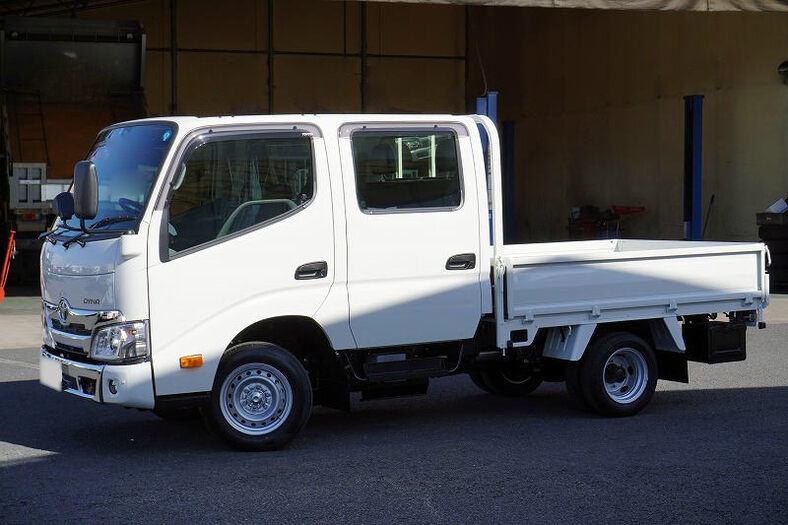 トヨタ ダイナ 小型 平ボディ ショート 3BF-TRY230