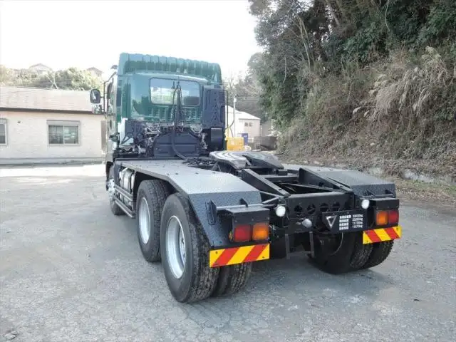 いすゞ ギガ 大型 トラクター ハイルーフ 2デフの中古トラック画像4