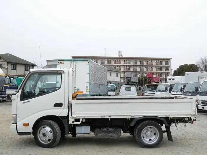 日野 デュトロ 小型 平ボディ SKG-XZU675M H24の中古トラック画像4