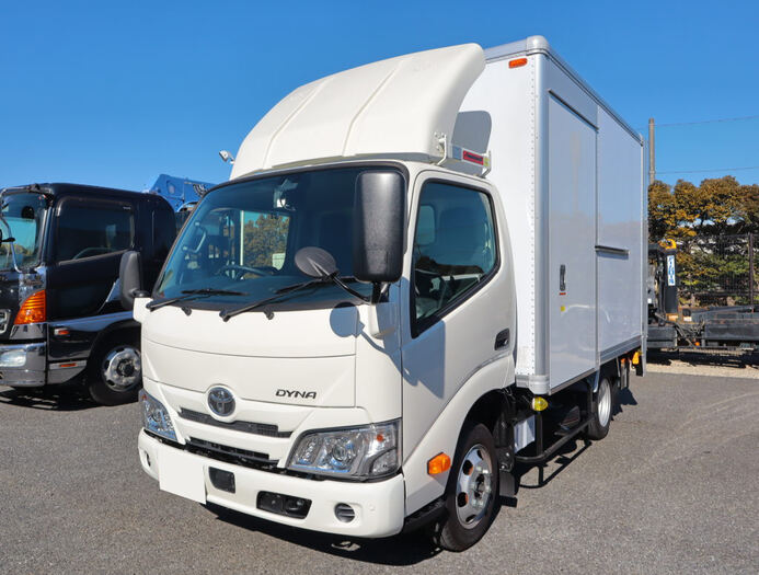 トヨタ ダイナ 小型 アルミバン 10尺 2DG-GDY231