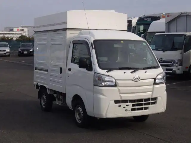 ダイハツ ハイゼット アルミバン EBD-S500P H30の中古トラック画像2